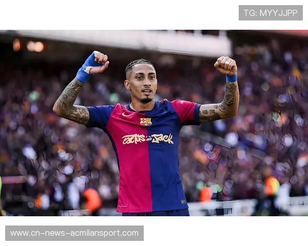 巴萨通过中路渗透打穿防线，拉菲尼亚劲射被扑